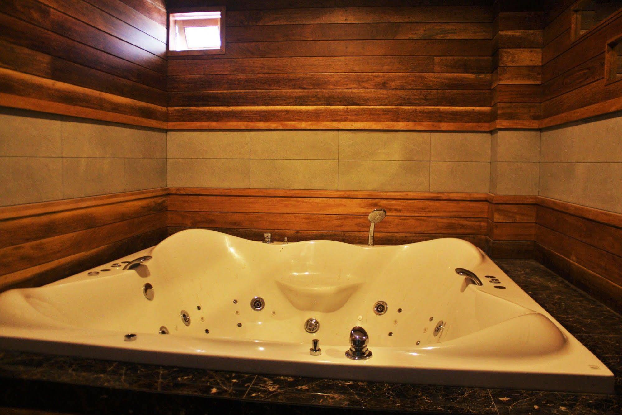 Thung Song Metro Hotel & Spa מראה חיצוני תמונה